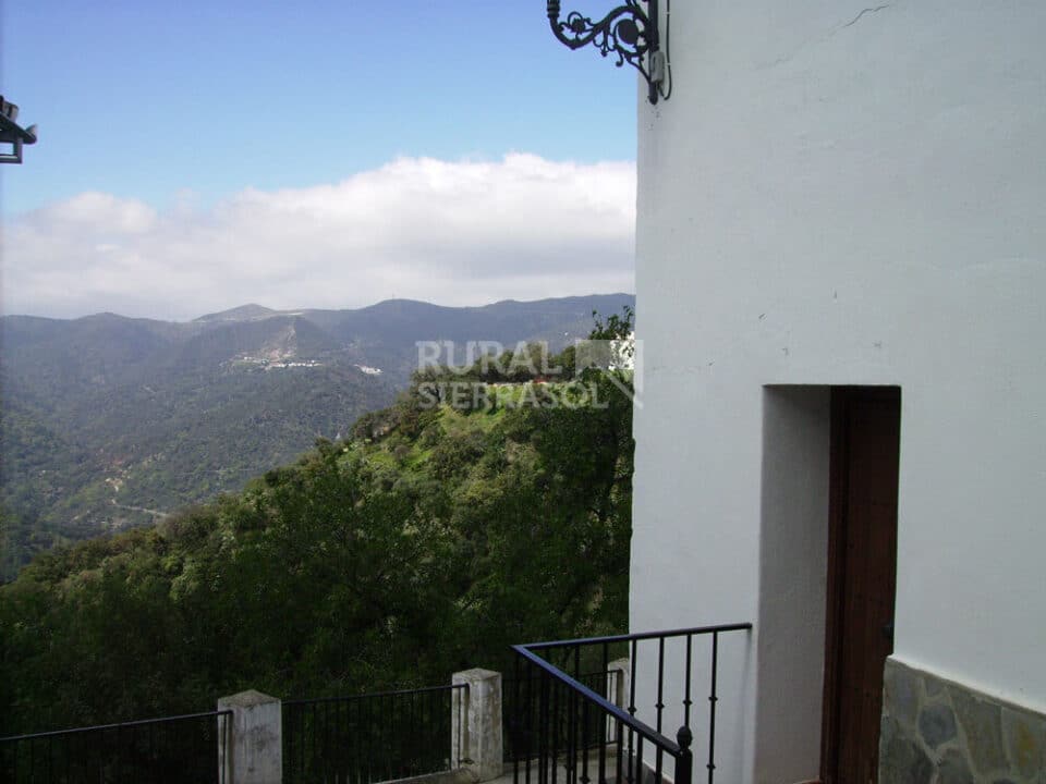 Acogedora Casa Rural en Genalguacil, con barbacoa y chimenea - Imagen 26