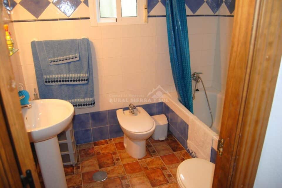 Maravillosa Casa Rural al sur del Torcal de Antequera, con piscina vallada y barbacoa - Imagen 26