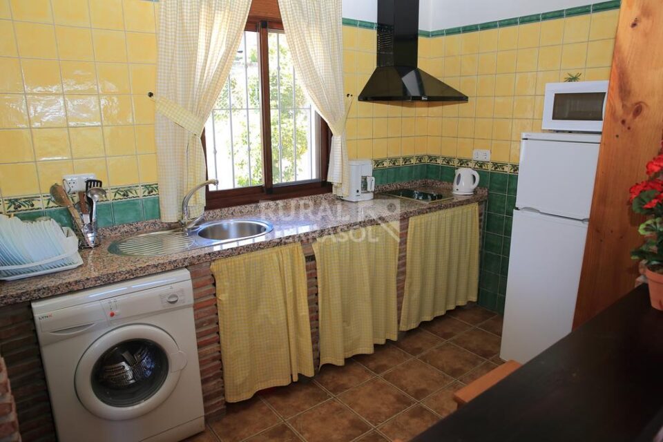 Conjunto de siete Casas Rurales junto al Lago de La Viñuela - Imagen 26