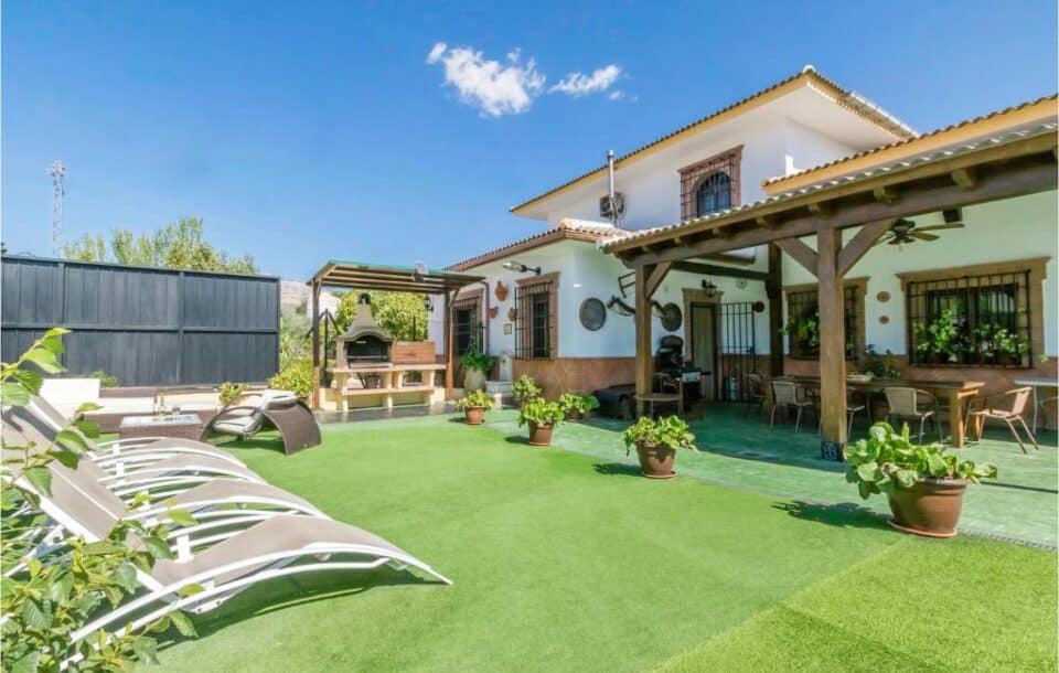 Preciosa Casa Rural en Villanueva del Trabuco, con piscina y chimenea - Imagen 11