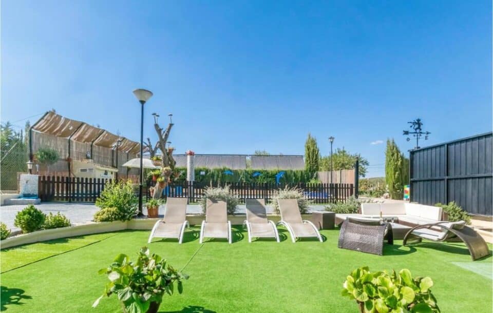 Preciosa Casa Rural en Villanueva del Trabuco, con piscina y chimenea - Imagen 14