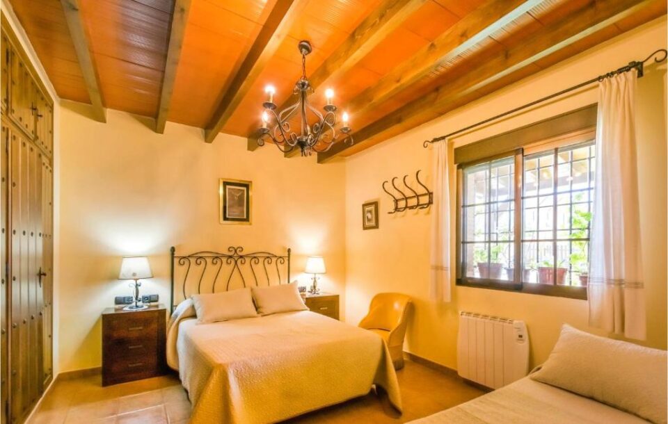 Preciosa Casa Rural en Villanueva del Trabuco, con piscina y chimenea - Imagen 21