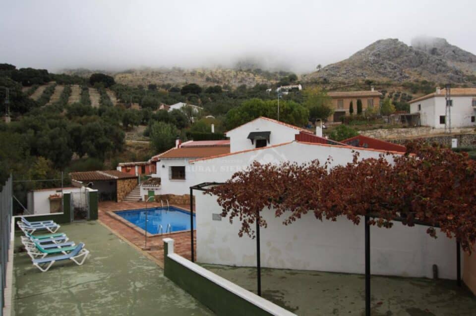 Acogedor Cortijo Andaluz en Villanueva del Trabuco, con barbacoa, piscina y wi-fi - Imagen 3