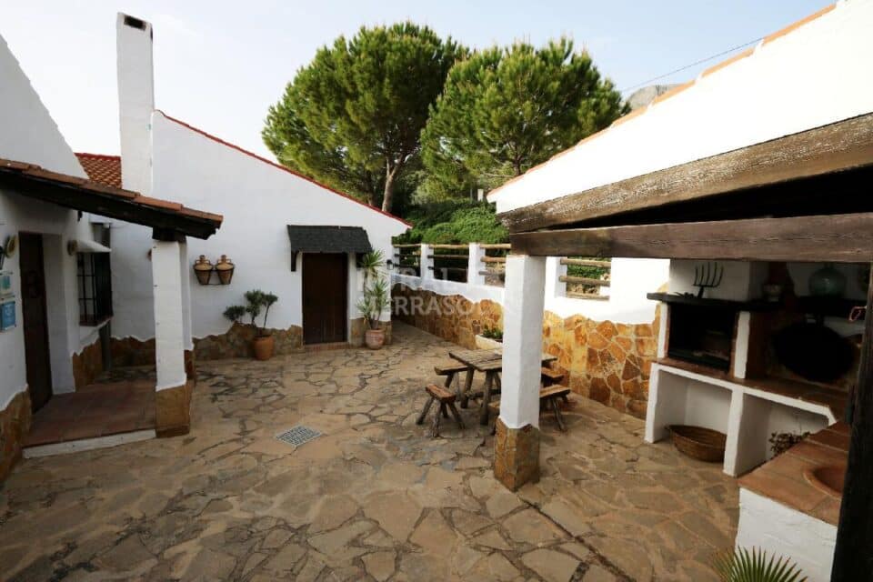 Acogedor Cortijo Andaluz en Villanueva del Trabuco, con barbacoa, piscina y wi-fi - Imagen 9