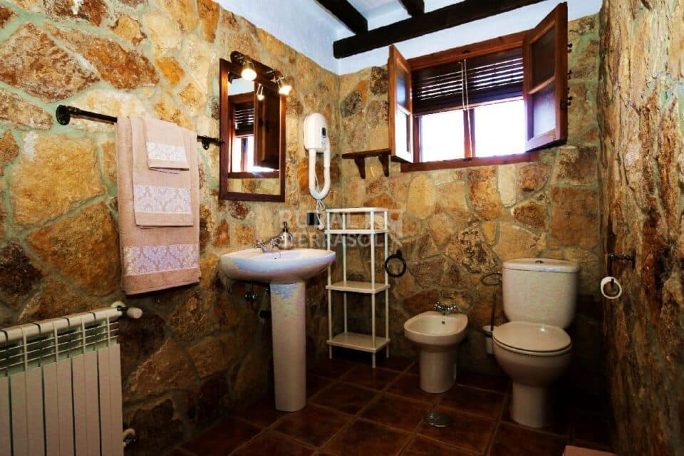 Acogedor Cortijo Andaluz en Villanueva del Trabuco, con barbacoa, piscina y wi-fi - Imagen 18