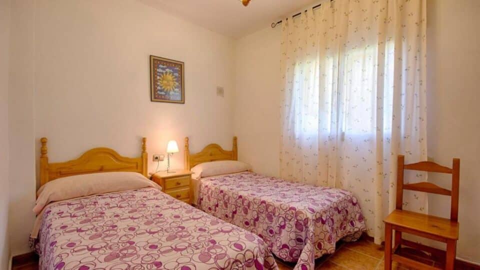 Casa Rural en Sedella, con piscina, barbacoa y wi-fi - Imagen 3