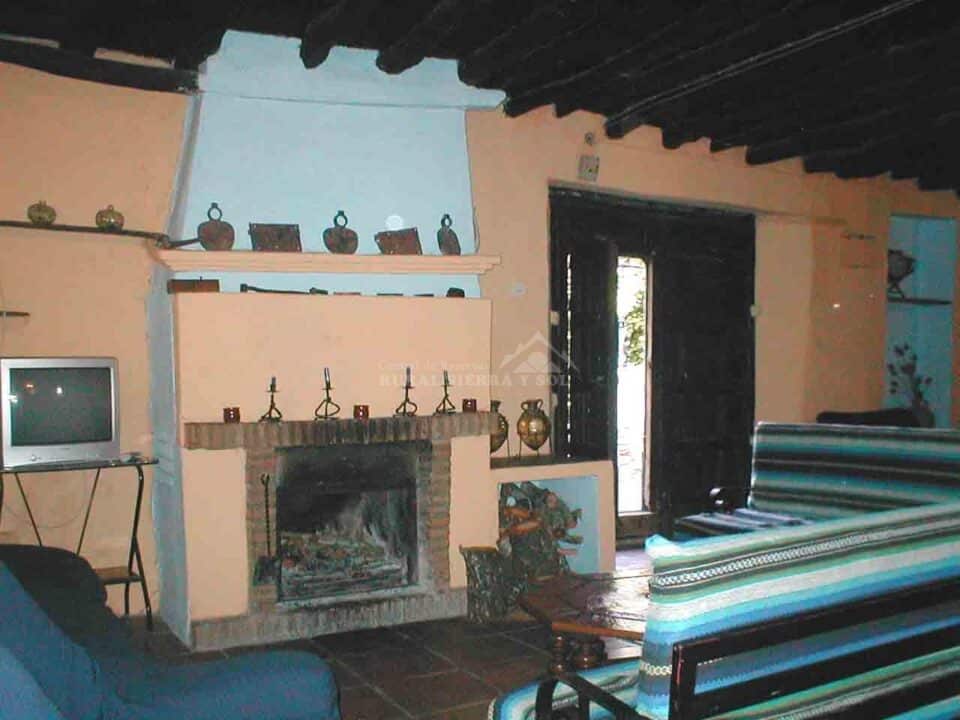 Acogedora Casa Rural en Benaojan, con chimenea y barbacoa - Imagen 2