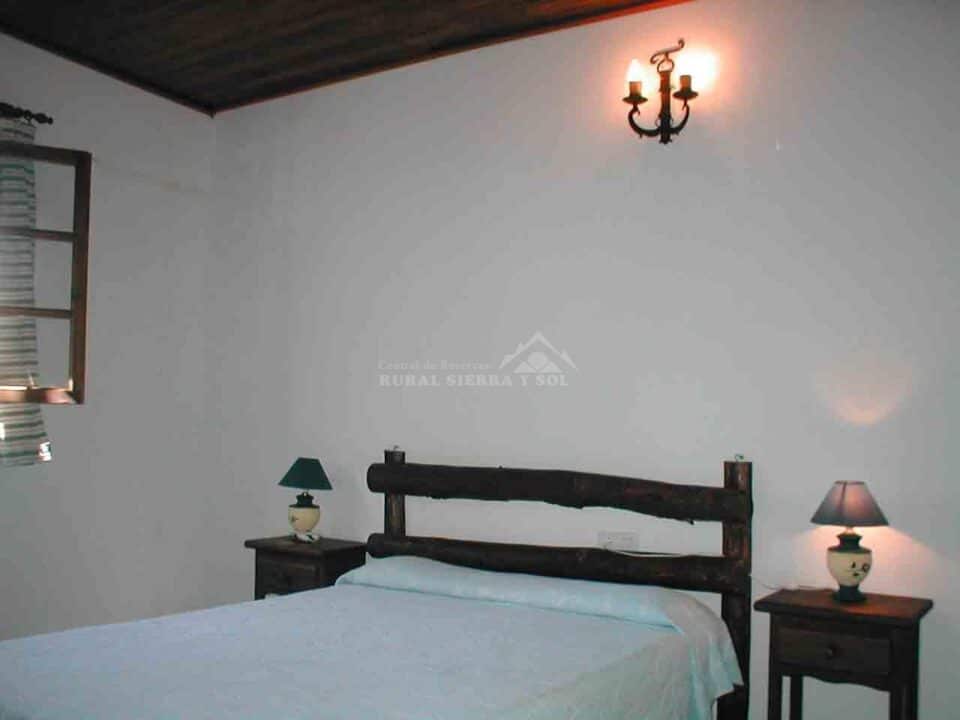 Acogedora Casa Rural en Benaojan, con chimenea y barbacoa - Imagen 4
