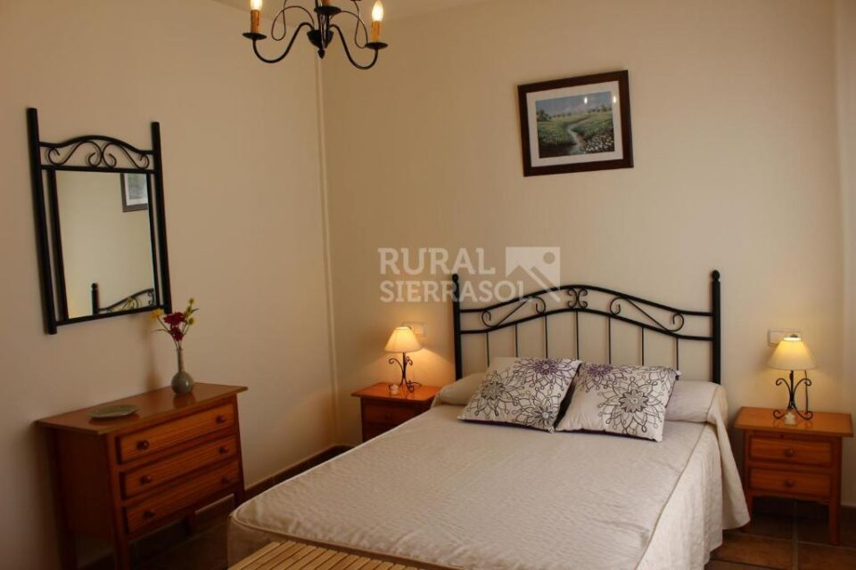 Conjunto de siete Casas Rurales junto al Lago de La Viñuela - Imagen 28