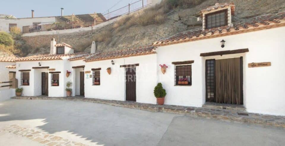 Casa Cueva de estilo rústico en Castilléjar, con chimenea y barbacoa - Imagen 29