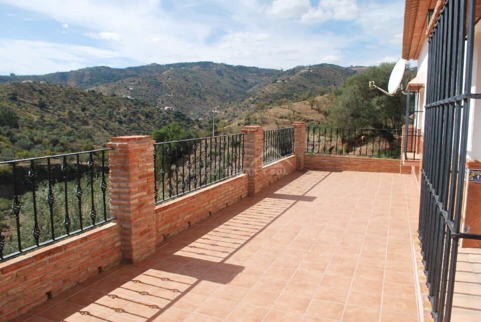 Maravillosa Casa Rural en Riogordo con piscina, aire acondicionado y barbacoa - Imagen 10