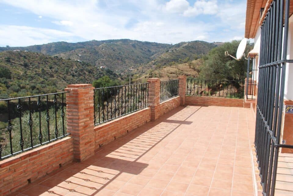 Maravillosa Casa Rural en Riogordo con piscina, aire acondicionado y barbacoa - Imagen 23