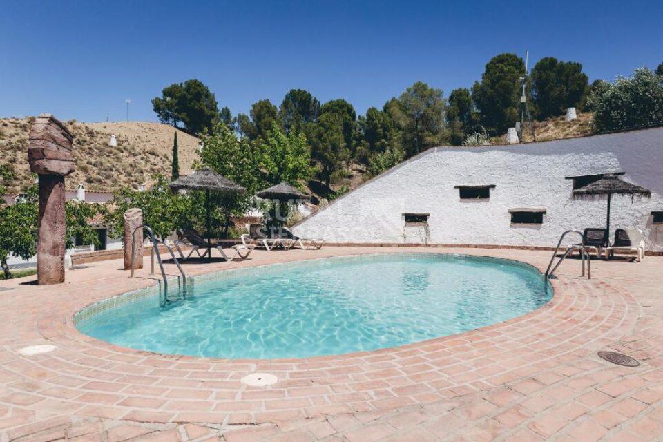 Coqueta Casa Cueva en Alcudia de Guadix, con piscina, barbacoa y wi-fi - Imagen 3