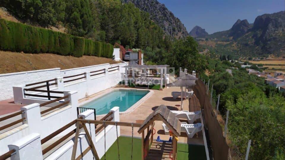Preciosa Casa Rural en Benaoján con piscina, barbacoa y chimenea - Imagen 3
