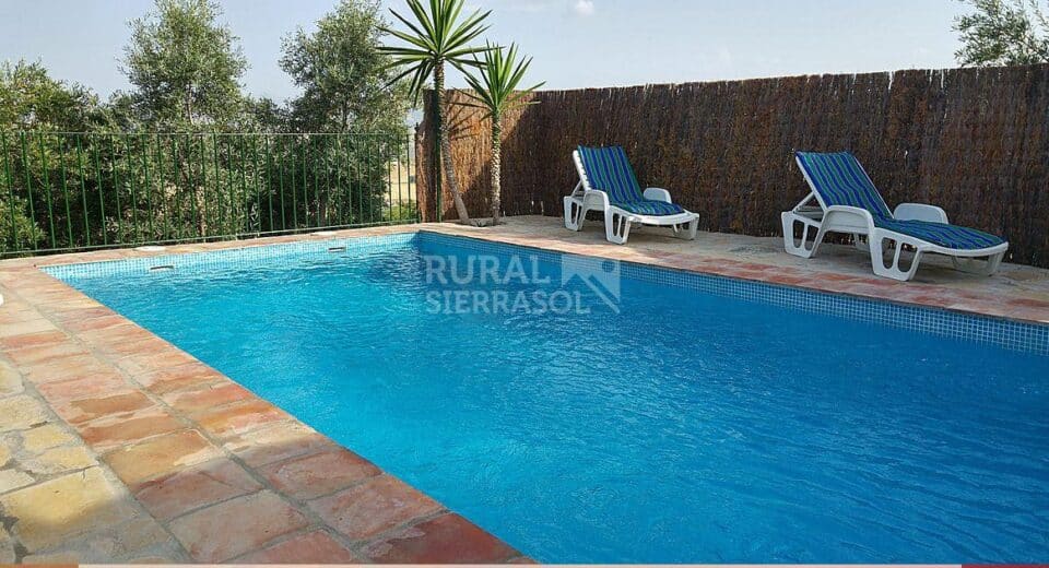 Original y auténtica Casa Rural en Cañete La Real con chimenea y piscina - Imagen 3