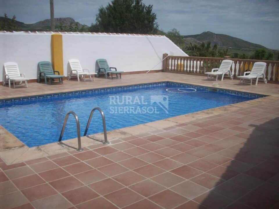 Cortijo cerealista del siglo XIX con chimenea, piscina y barbacoa en Cañete la Real - Imagen 3