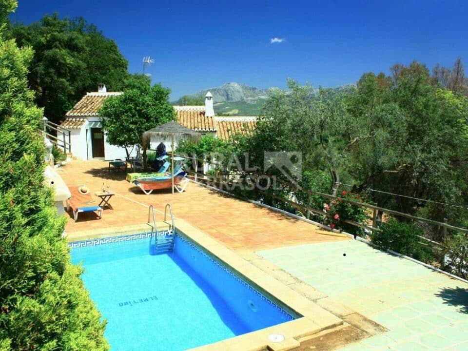 Maravillosa Casa Rural en Casabermeja, con piscina barbacoa y wifi - Imagen 2