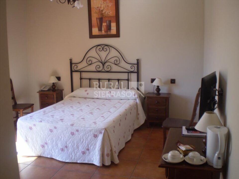 Acogedor Hotel Rural junto al Parque Natural de Los Montes de Málaga - Imagen 4