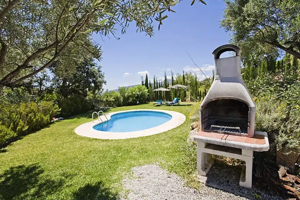 Barbacoa y piscina de Casa rural en El Chorro - Álora (Málaga)-3397