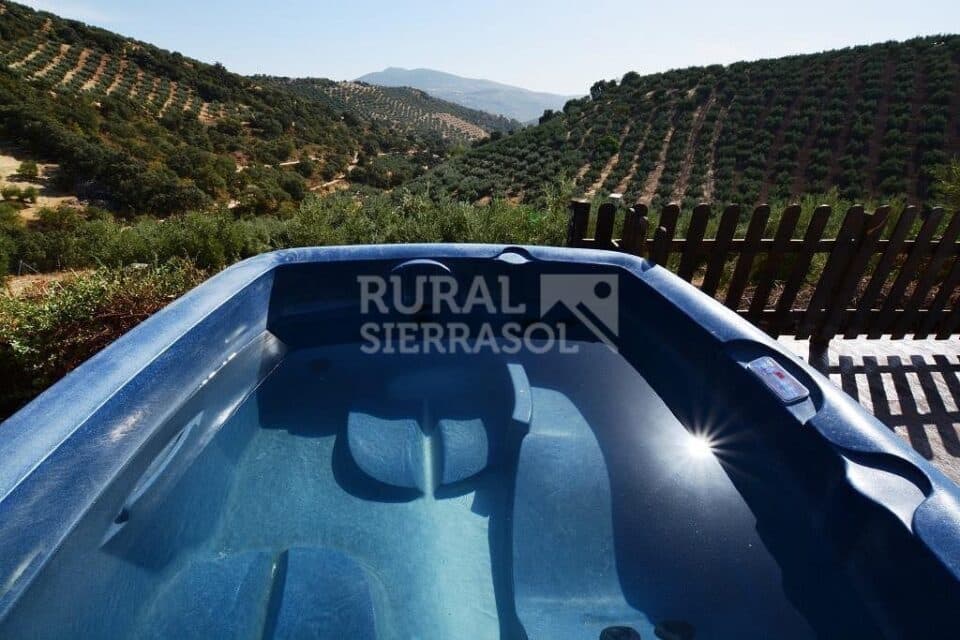 Amplia Casa Rural en Montefrío, con piscina climatizada, barbacoa y chimenea - Imagen 3