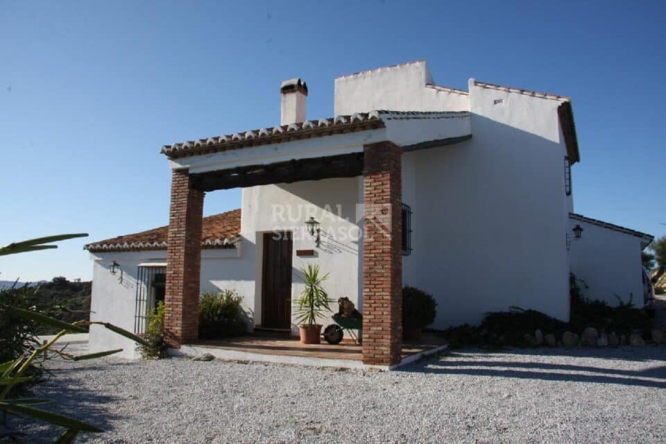Casa Rural en Viñuela con bonitas vistas, piscina y wi-fi - Imagen 3