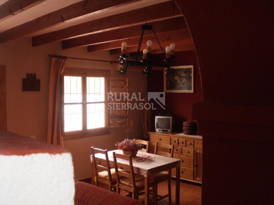 Acogedora Casa Rural en Los Romanes, con aire acondicionado y wi-fi - Imagen 3