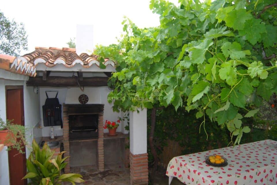 Maravillosa Casa Rural al sur del Torcal de Antequera, con piscina vallada y barbacoa - Imagen 30