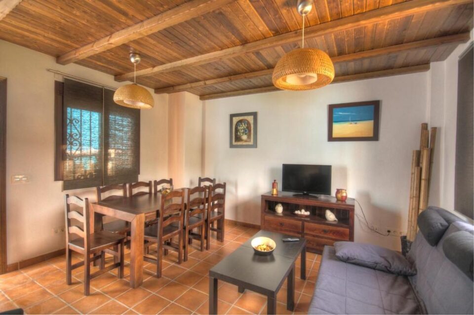 Espléndida Casa Rural en Júzcar con chimenea, barbacoa - Imagen 7