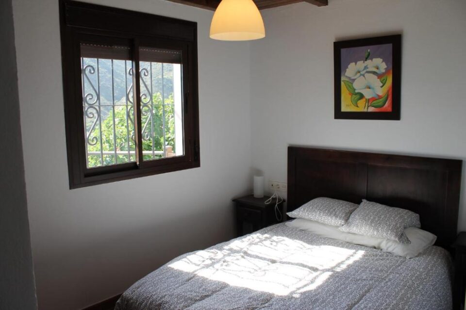 Espléndida Casa Rural en Júzcar con chimenea, barbacoa - Imagen 11