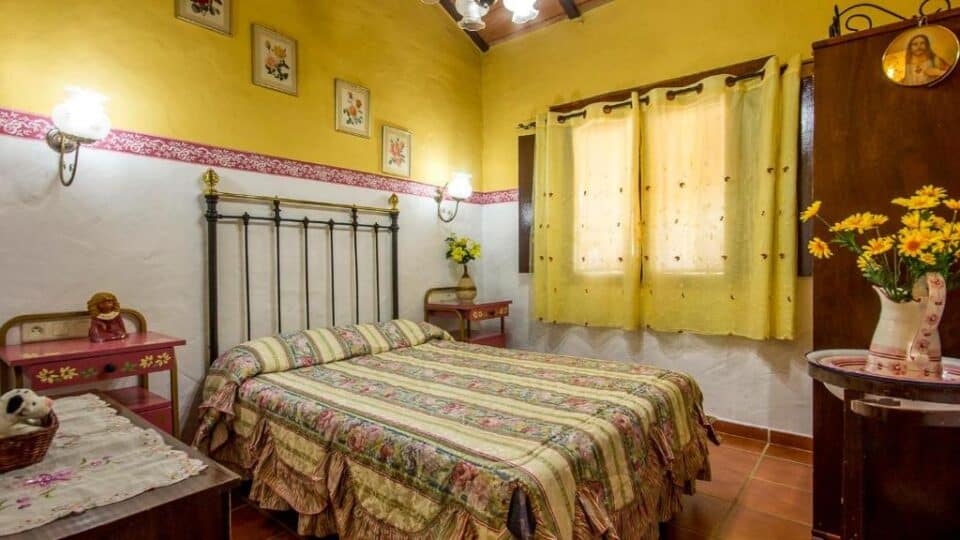 Preciosa Casa Rural en Jubrique, con amplio jardín y parque infantil - Imagen 5