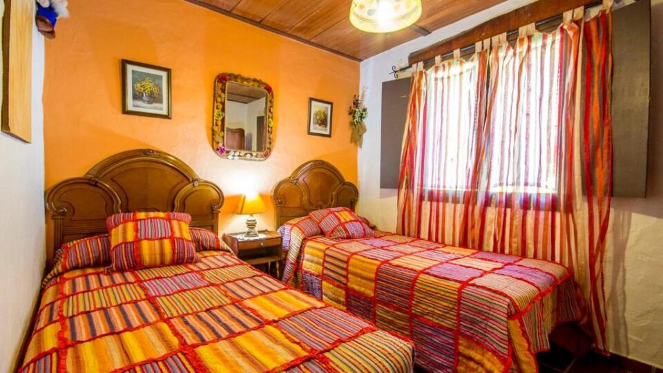 Preciosa Casa Rural en Jubrique, con amplio jardín y parque infantil - Imagen 6