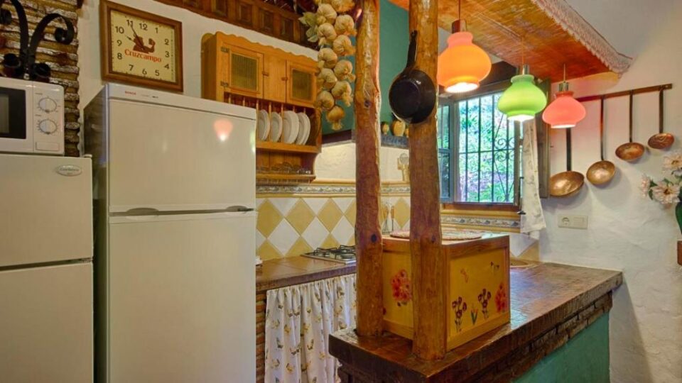 Preciosa Casa Rural en Jubrique, con amplio jardín y parque infantil - Imagen 13