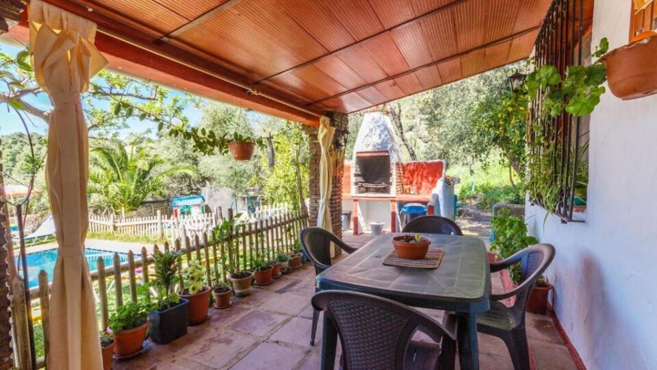 Preciosa Casa Rural en Jubrique, con amplio jardín y parque infantil - Imagen 16