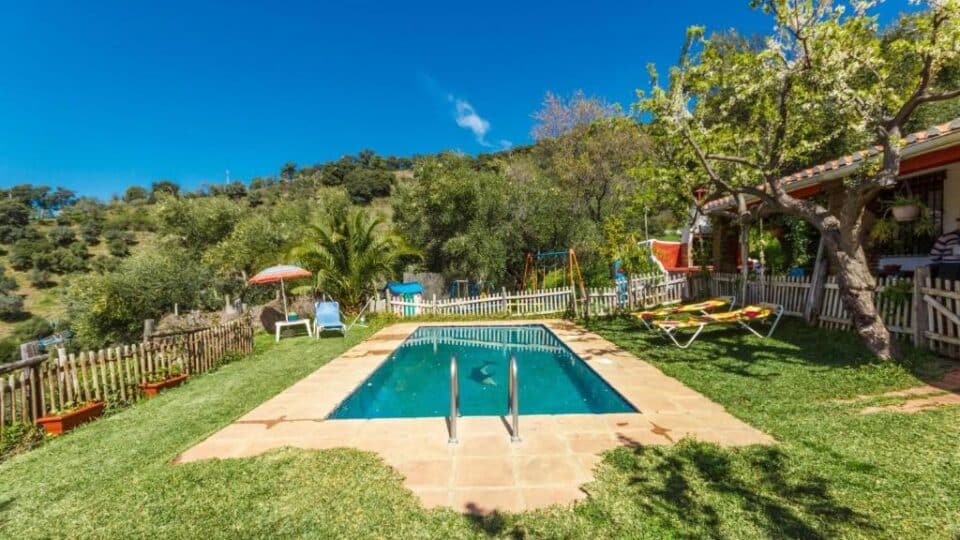 Preciosa Casa Rural en Jubrique, con amplio jardín y parque infantil - Imagen 18