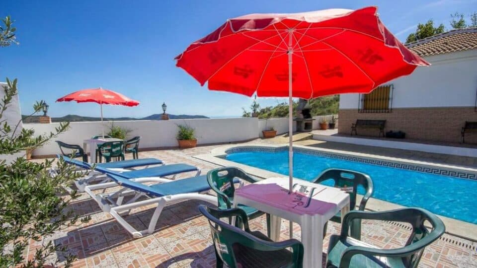 Casa Rural en Sedella, con piscina, barbacoa y wi-fi - Imagen 7