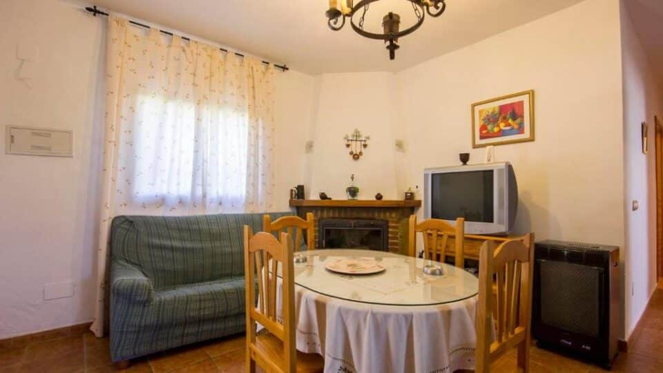 Casa Rural en Sedella, con piscina, barbacoa y wi-fi - Imagen 12
