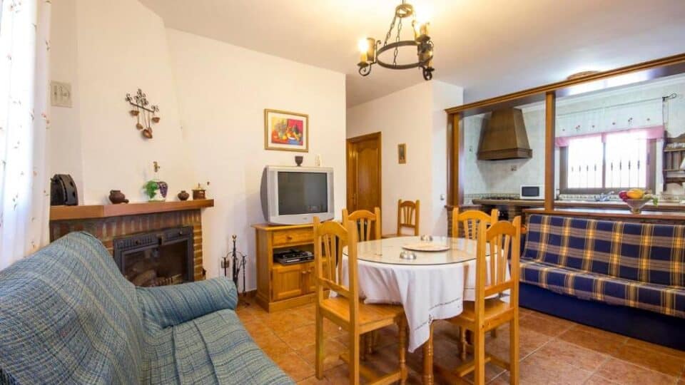 Casa Rural en Sedella, con piscina, barbacoa y wi-fi - Imagen 13