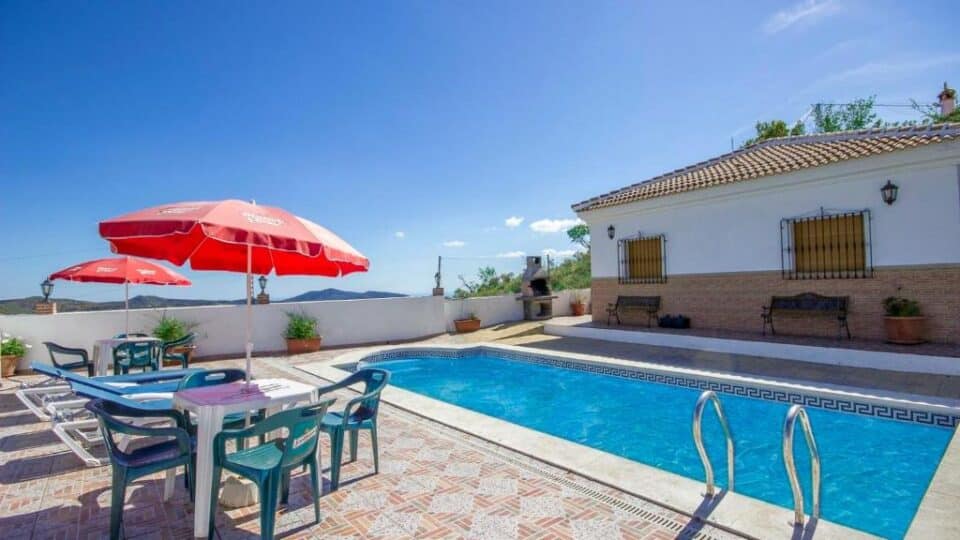 Casa Rural en Sedella, con piscina, barbacoa y wi-fi - Imagen 17
