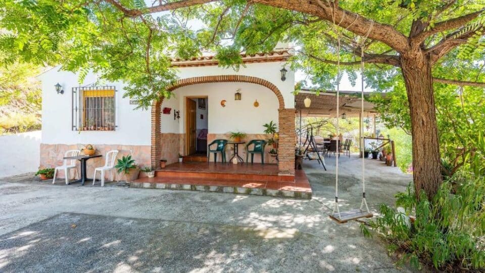 Bonita Casa Rural en Cómpeta, con piscina y barbacoa - Imagen 8
