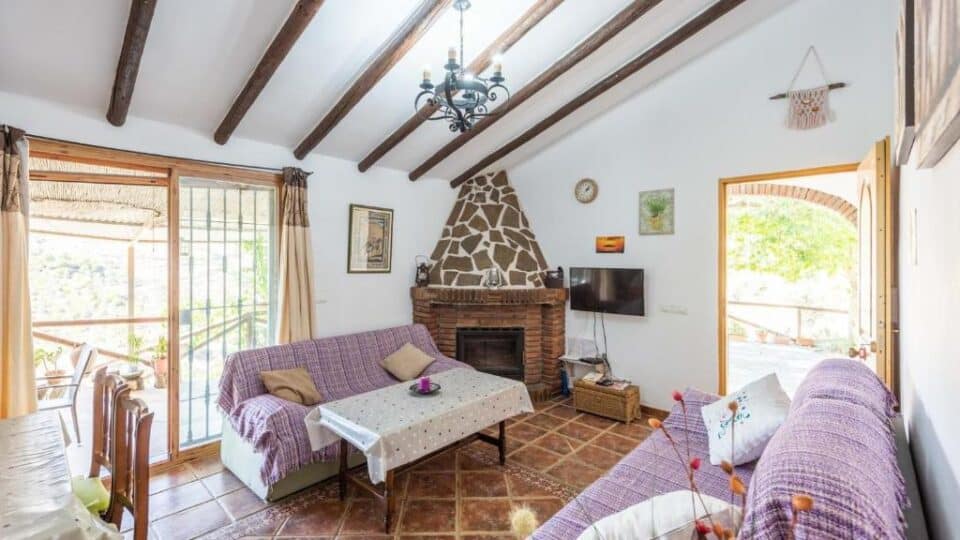 Bonita Casa Rural en Cómpeta, con piscina y barbacoa - Imagen 9