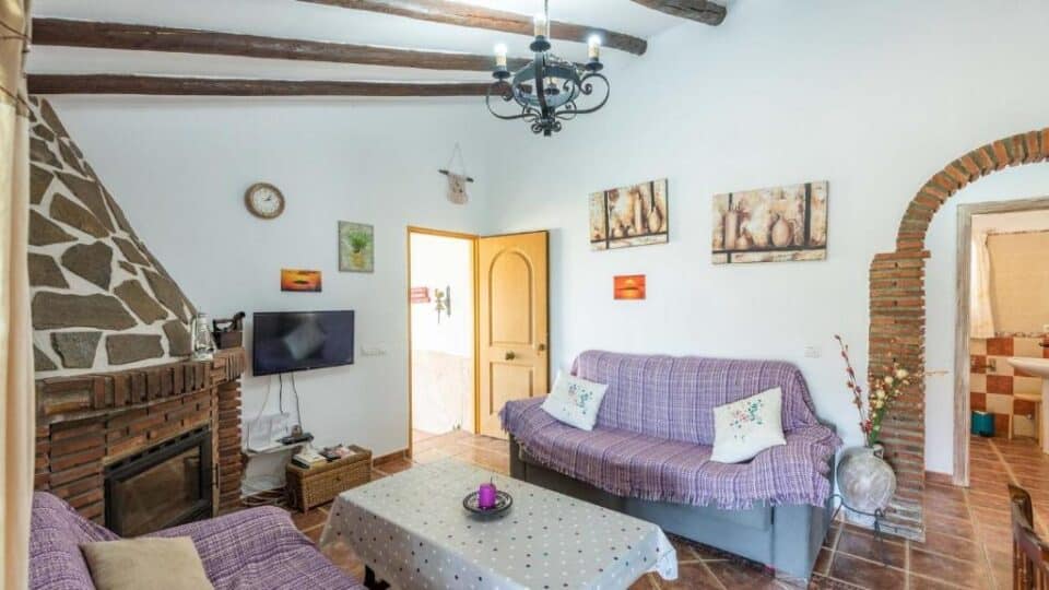 Bonita Casa Rural en Cómpeta, con piscina y barbacoa - Imagen 11