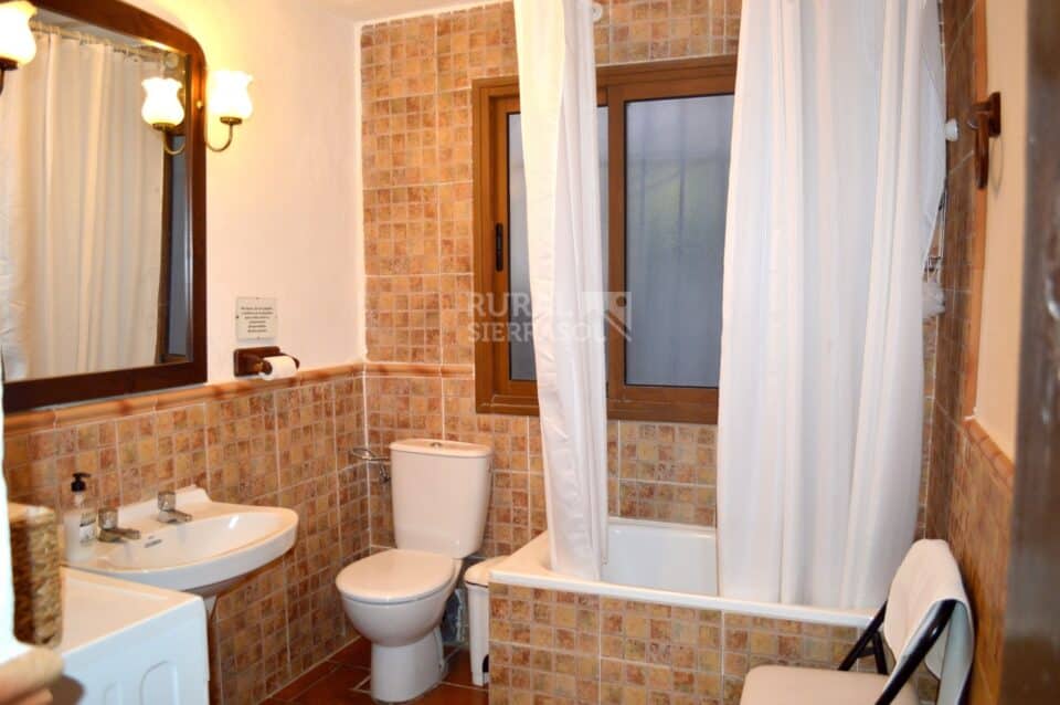 Casa Rural en Alfarnatejo con piscina, barbacoa y gran jardín - Imagen 34