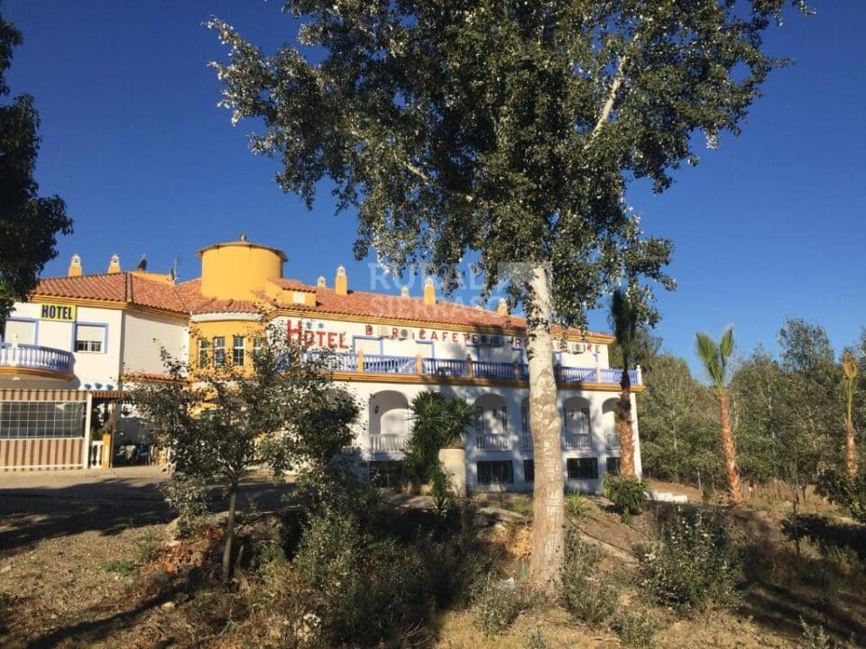 Precioso Hotel Rural en Colmenar, con bonitas vistas al campo - Imagen 33