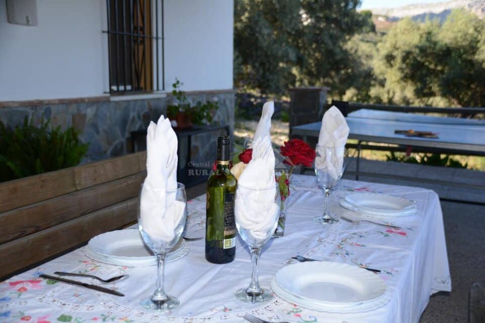 Mesa en porche de Casa rural en Antequera (Málaga)-3326