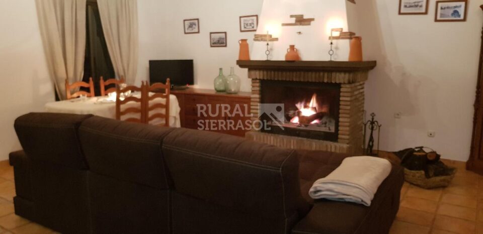 Hermosa Casa Rural al sur del Torcal de Antequera, con piscina, barbacoa y wifi - Imagen 34