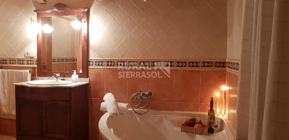 Hermosa Casa Rural al sur del Torcal de Antequera, con piscina, barbacoa y wifi - Imagen 38