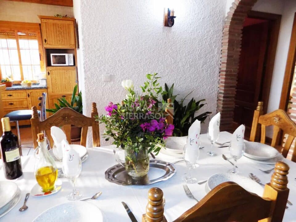 Mesa de comedor de Casa rural en Periana (Málaga)-3339
