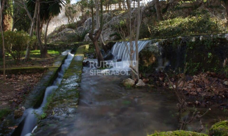 Acogedora Casa Rural en Cuevas del Becerro, con chimenea y calefacción - Imagen 12