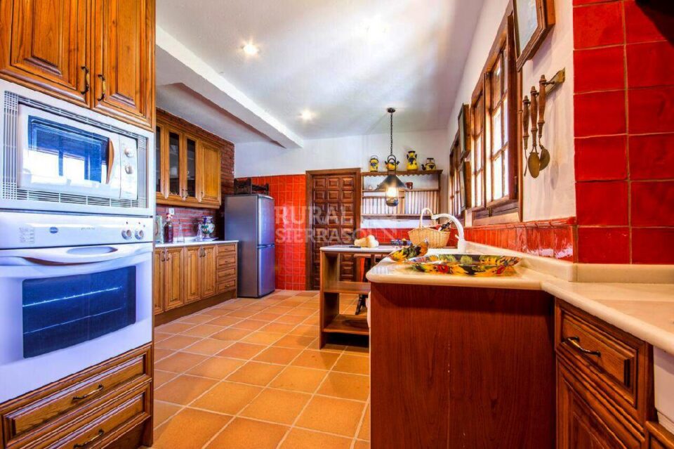 Cocina de Casa rural en Alcaucín (Málaga)-3418