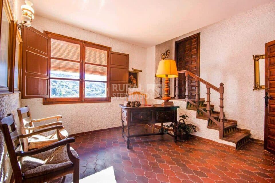 Vestíbulo de Casa rural en Alcaucín (Málaga)-3418